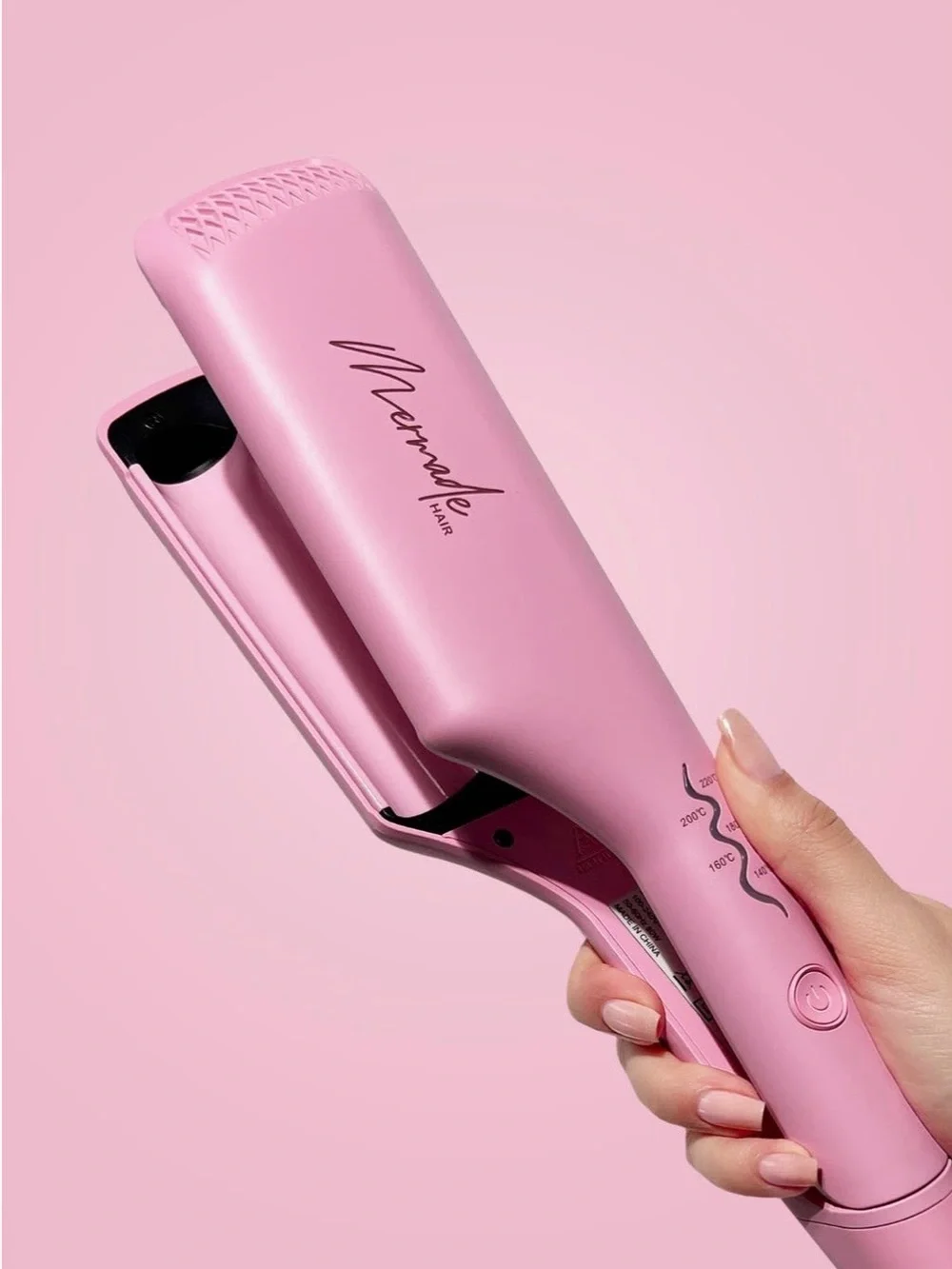 Pink Ceramic Straightening Brush - Sleek Pink Finish